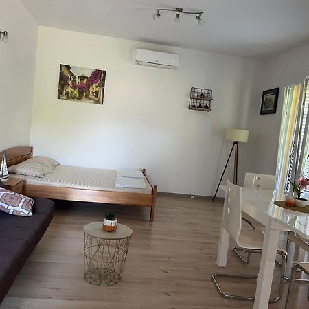 Apartman Iskra Apartman Bijela Kültér fotó