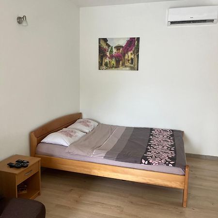Apartman Iskra Apartman Bijela Kültér fotó