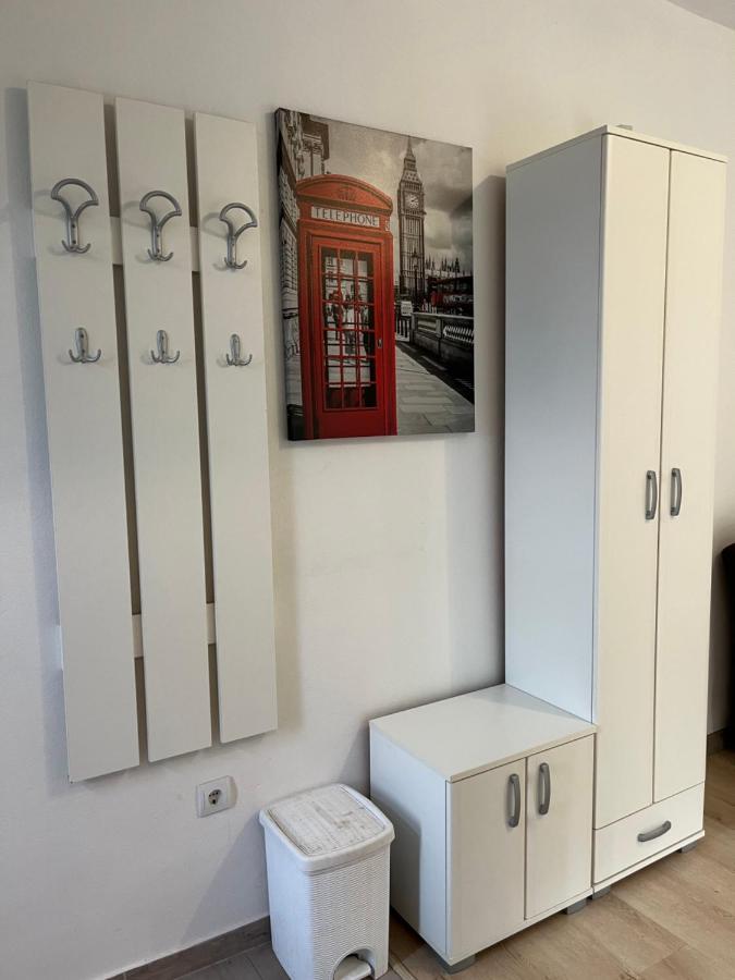 Apartman Iskra Apartman Bijela Kültér fotó
