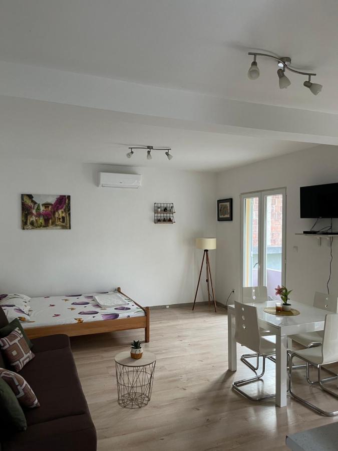 Apartman Iskra Apartman Bijela Kültér fotó