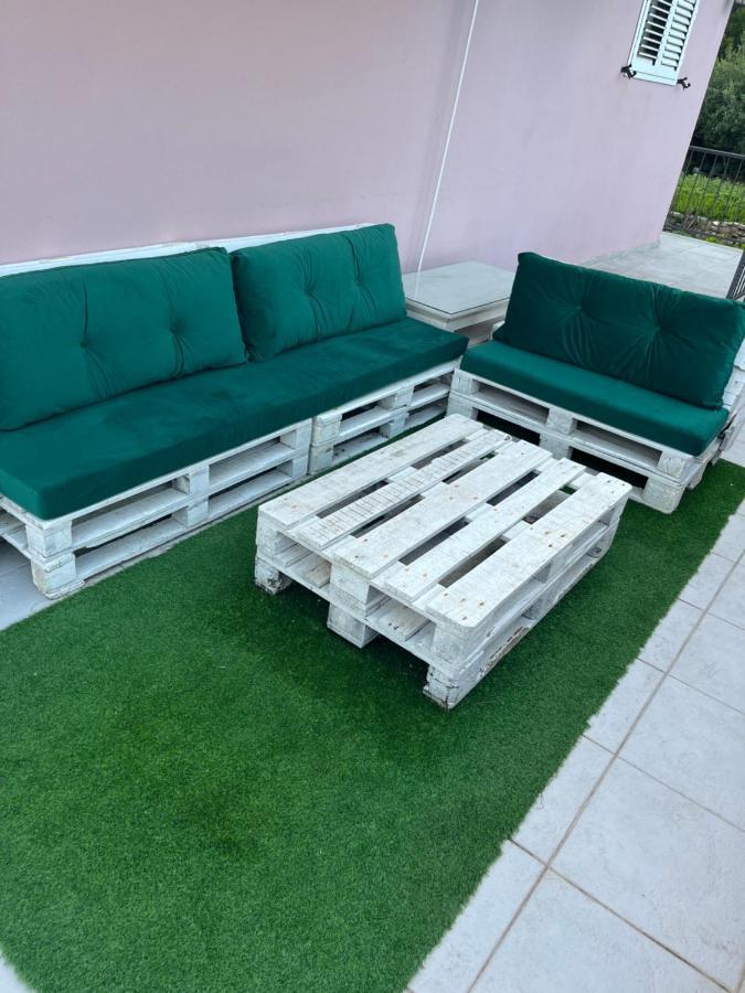 Apartman Iskra Apartman Bijela Kültér fotó