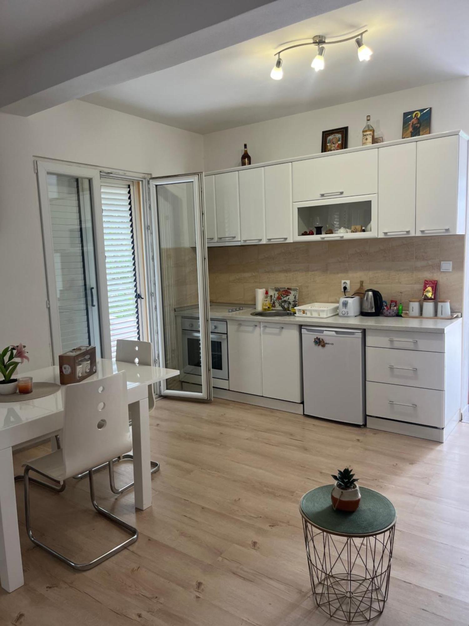 Apartman Iskra Apartman Bijela Kültér fotó